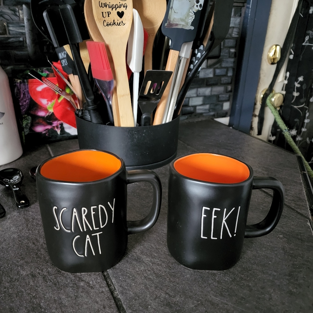 💥SOLD💥Rae Dunn mugs